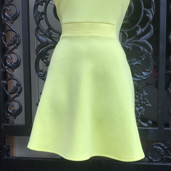 🚨B2G1 New TED BAKER Bright Yellow Midi Twirl Dress - Picture 3 of 8